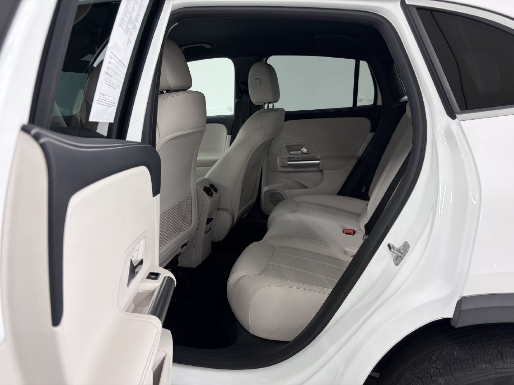 Certified 2025 Mercedes-Benz GLA 250 4MATIC image 18