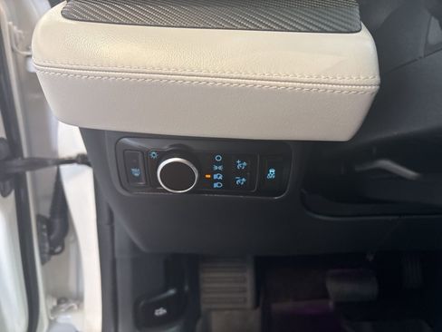 Used 2024 Ford Mustang Mach-E Premium image 19