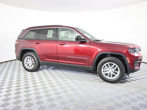 Used 2026 Jeep Grand Cherokee Laredo X AWD/4WD image 8