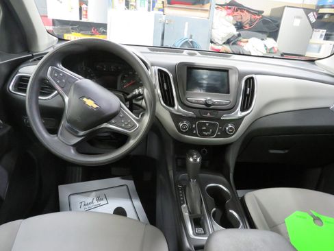 Used 2019 Chevrolet Equinox LS image 8