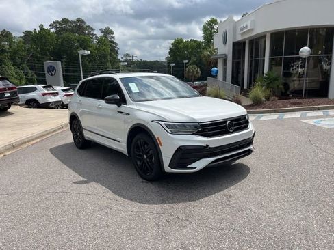 Used 2022 Volkswagen Tiguan SE R-Line AWD/4WD image 1