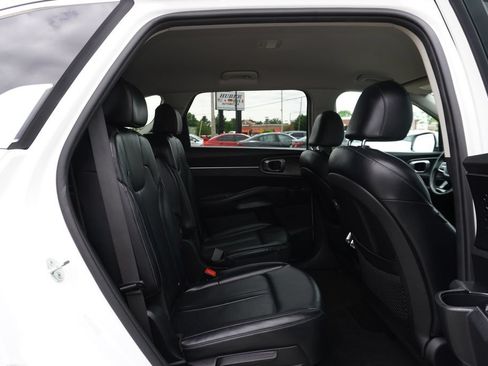 Used 2022 Kia Sorento EX AWD/4WD image 29