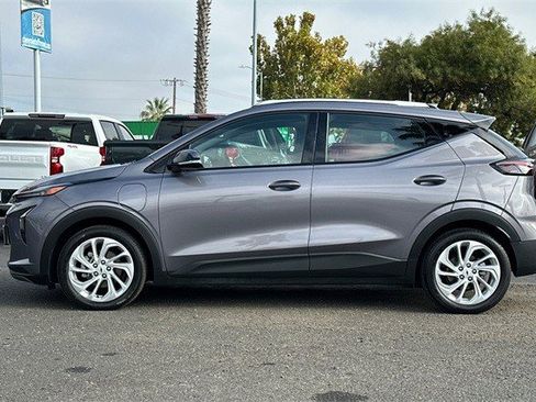 Certified 2022 Chevrolet Bolt EUV LT w/ Comfort Package image 5