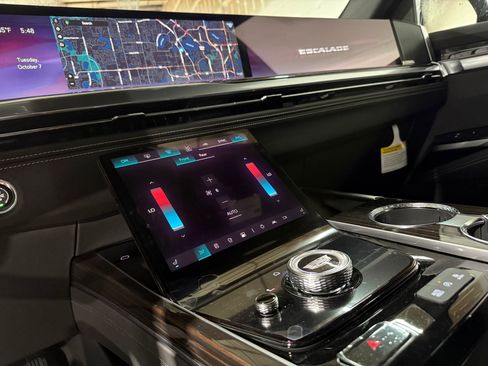 New 2025 Cadillac Escalade Premium Luxury w/ Touring Package image 27