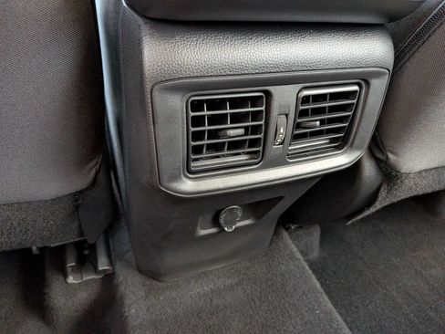 Used 2022 Toyota RAV4 LE FWD image 18