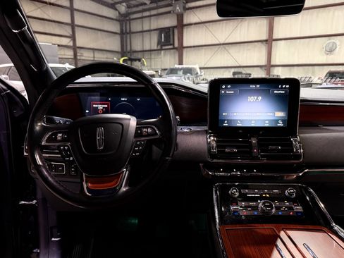 Used 2021 Lincoln Navigator L Reserve image 30