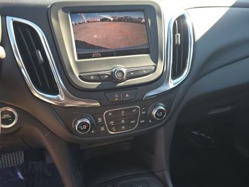 Used 2024 Chevrolet Equinox LT AWD/4WD image 16