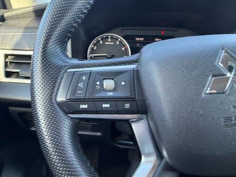 Used 2024 Mitsubishi Outlander SE image 28