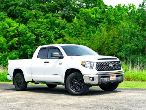 Used 2021 Toyota Tundra SR5 RWD image 2