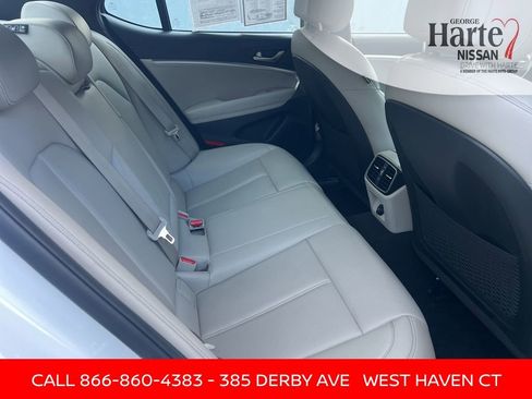 Used 2023 Genesis G70 2.0T image 17