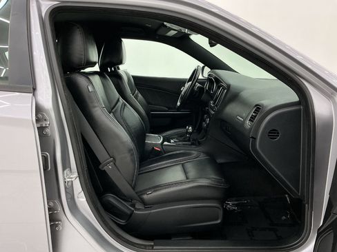 Used 2017 Dodge Charger SXT w/ Rallye Group RWD image 15