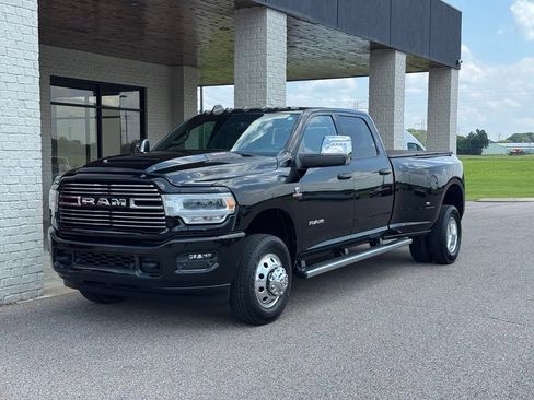 Used 2024 RAM 3500 Laramie w/ Sport Appearance Package AWD/4WD image 3