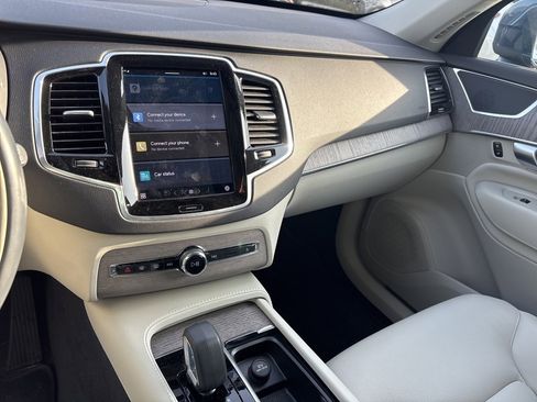 Certified 2024 Volvo XC90 T8 Plus w/ Protection Package Premier image 11