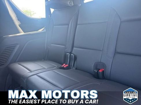 Used 2025 GMC Yukon Denali AWD/4WD image 9