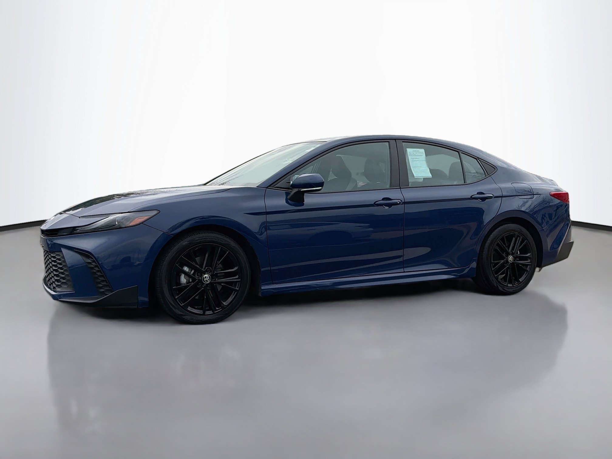 Certified 2025 Toyota Camry SE FWD image 3