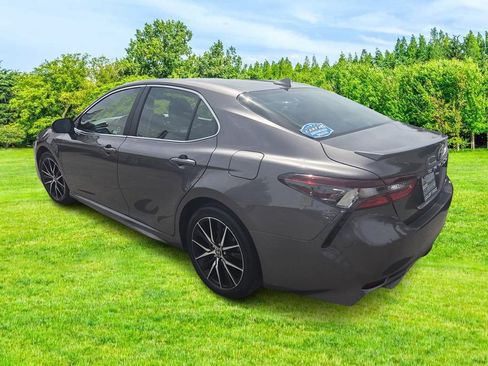 Used 2024 Toyota Camry SE w/ Cold Weather Package FWD image 6