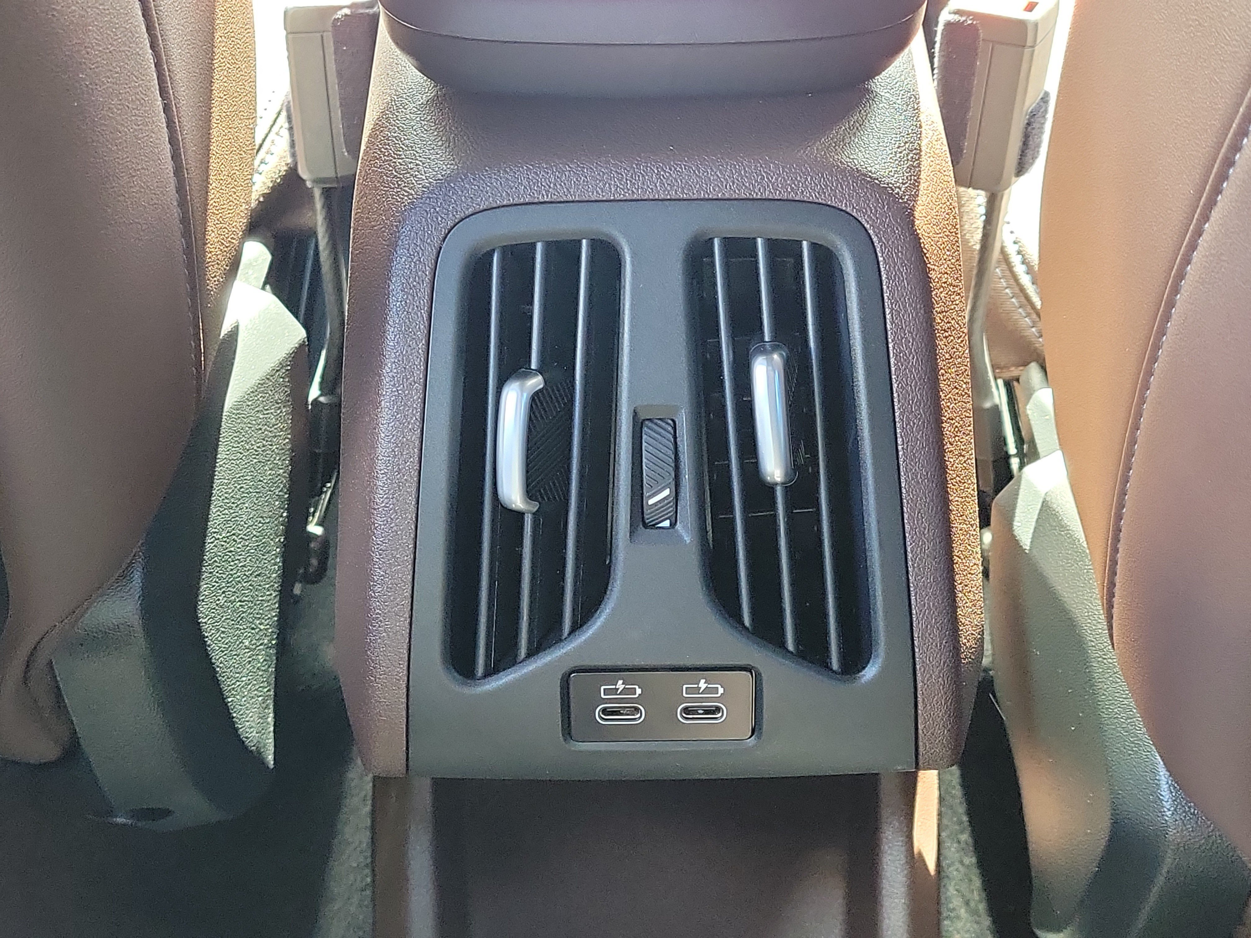 Used 2025 BMW X1 xDrive28i AWD/4WD image 13