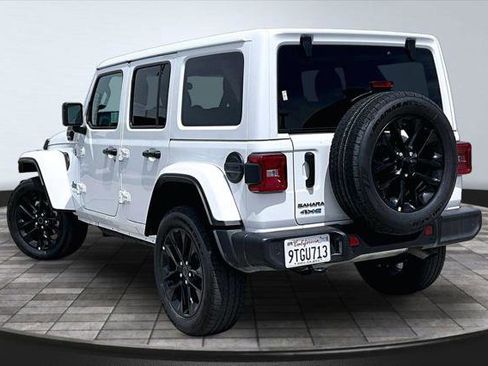 Certified 2025 Jeep Wrangler Unlimited Sahara w/ Safety Group AWD/4WD image 21