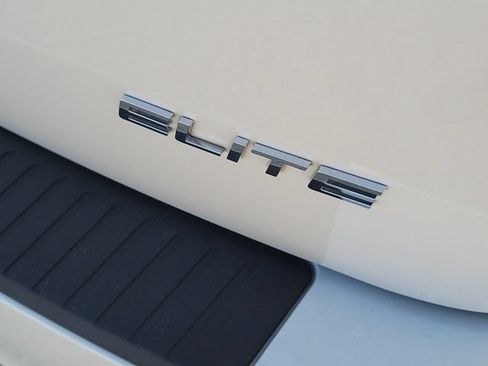 Used 2024 Honda Odyssey Elite image 7