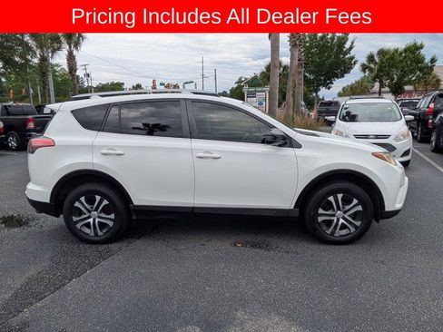 Used 2018 Toyota RAV4 LE FWD image 4