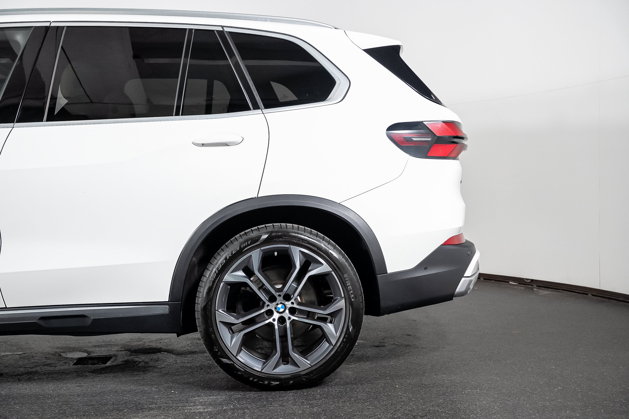 Used 2024 BMW X5 sDrive40i RWD image 18