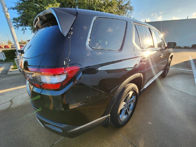 Used 2025 Honda Pilot EX-L image 3