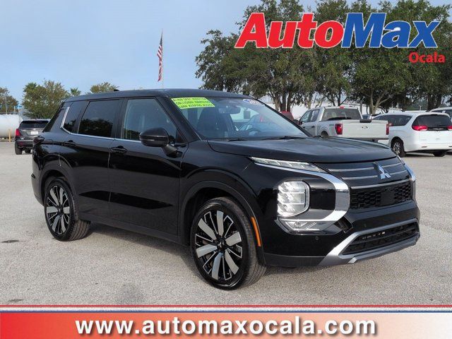 Used 2025 Mitsubishi Outlander SE FWD image 1