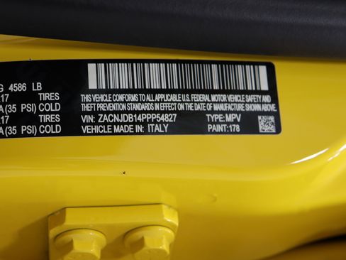 Used 2023 Jeep Renegade Latitude w/ Sun & Fun Group image 39