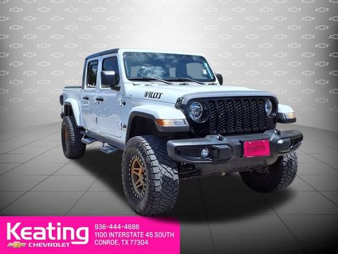 Used 2022 Jeep Gladiator Sport AWD/4WD image 1