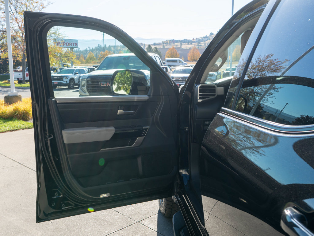 Used 2024 Toyota Tundra Limited AWD/4WD image 16