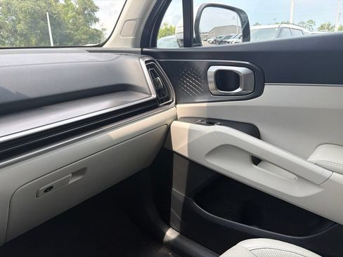 Certified 2025 Kia Sorento S FWD image 17