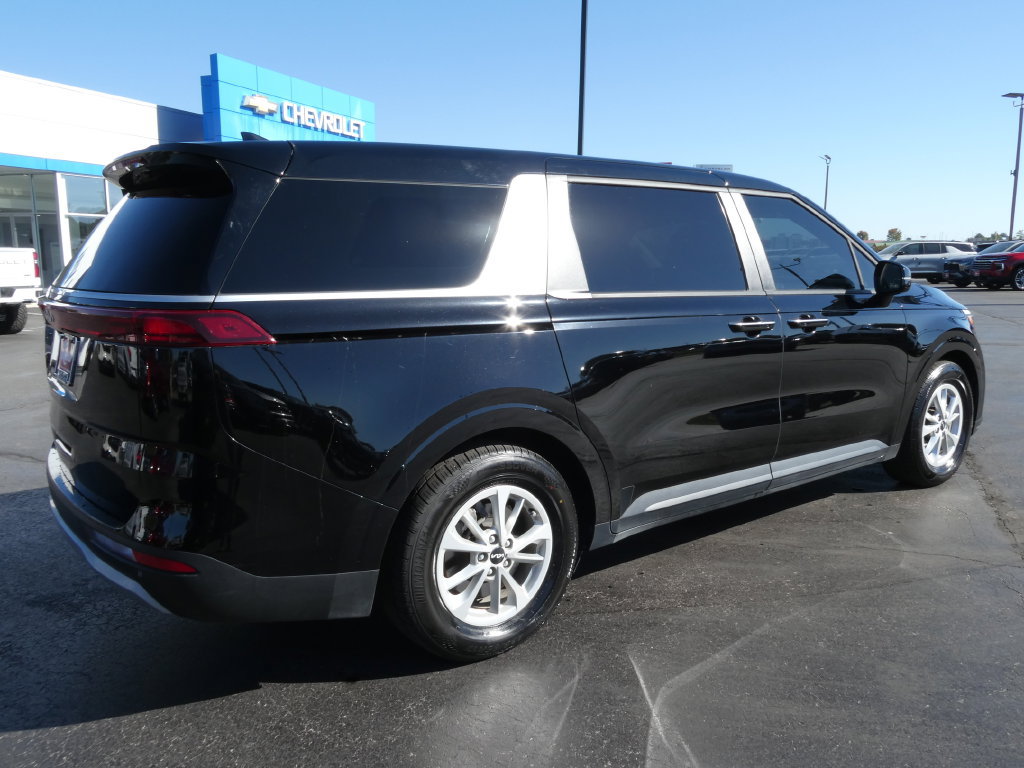 Used 2023 Kia Carnival LX FWD image 5