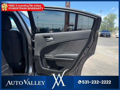 Used 2022 Dodge Charger SXT RWD image 16