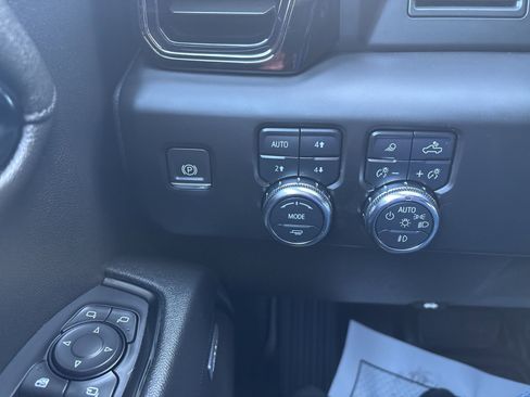 Used 2024 GMC Sierra 1500 AT4 w/ AT4 Premium Package image 13