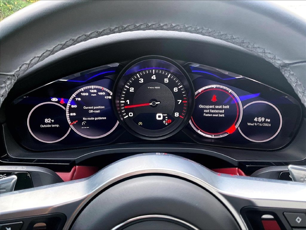 Certified 2023 Porsche Cayenne Coupe AWD/4WD image 25