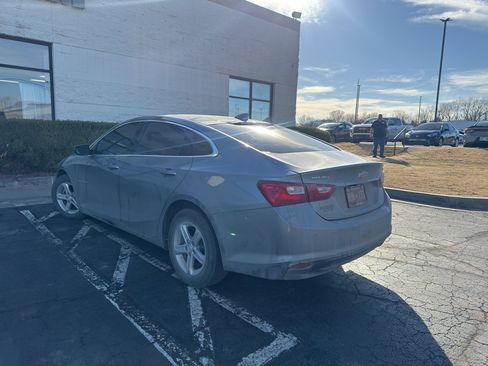 Used 2024 Chevrolet Malibu LT image 3