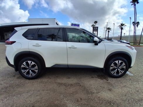 Used 2023 Nissan Rogue SV image 4