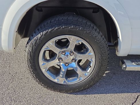 Used 2017 RAM 1500 Laramie w/ Convenience Group image 7