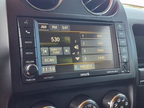Used 2017 Jeep Patriot High Altitude FWD image 12