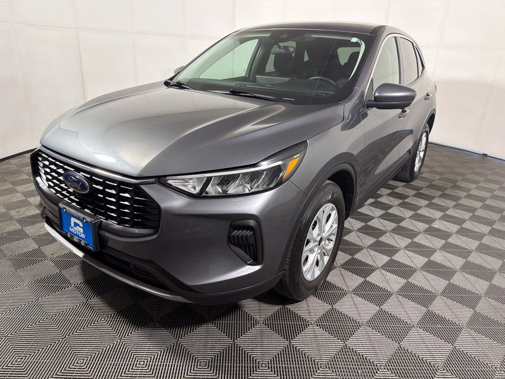 Used 2024 Ford Escape Active w/ Tech Pack #2 AWD/4WD image 4