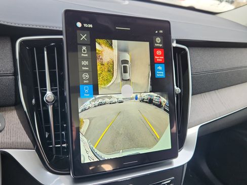 New 2026 Volvo XC90 B6 Ultra w/ Protection Package image 12