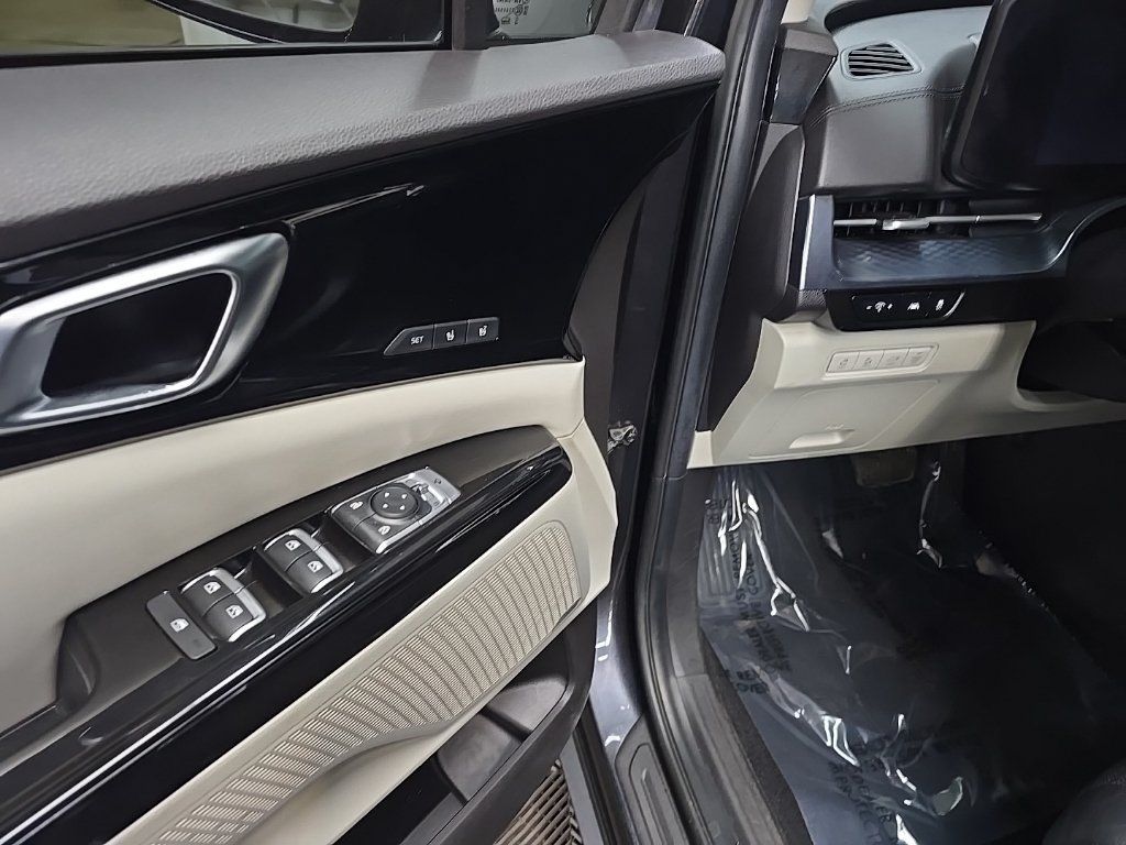 Used 2022 Kia Carnival SX Prestige FWD image 29