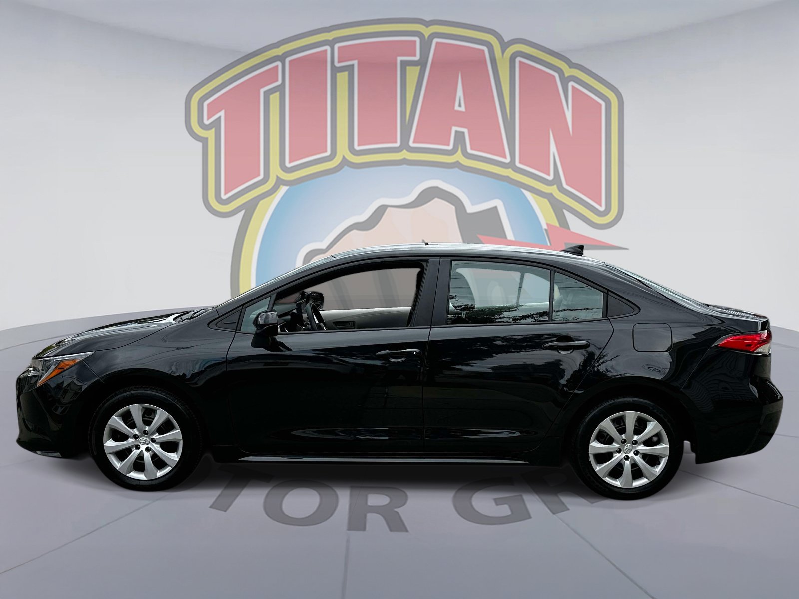 Certified 2022 Toyota Corolla LE FWD image 2