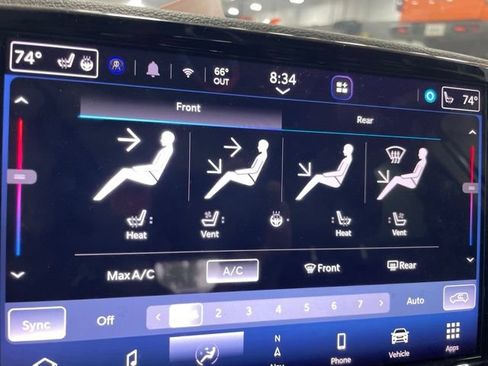 Used 2023 Chrysler Pacifica Limited w/ Uconnect Theater Family Group AWD/4WD image 11