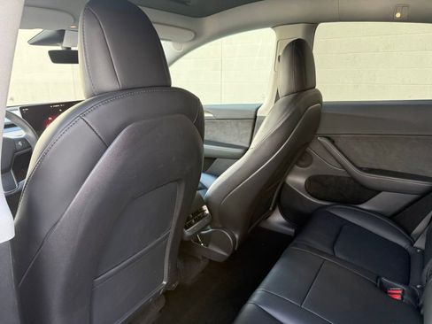 Used 2023 Tesla Model Y Long Range image 17
