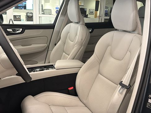 New 2026 Volvo XC60 T8 Ultra w/ Climate Package AWD/4WD image 23