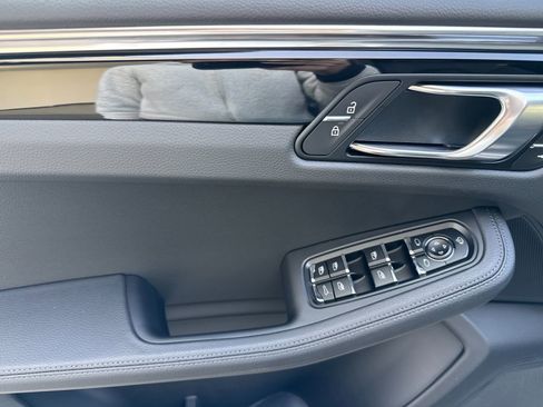 New 2026 Porsche Macan S image 12
