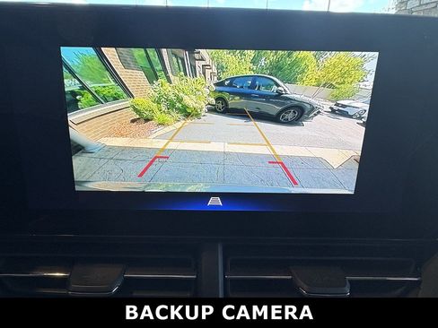 Used 2025 Chevrolet Trax ACTIV w/ Driver Confidence Package FWD image 17