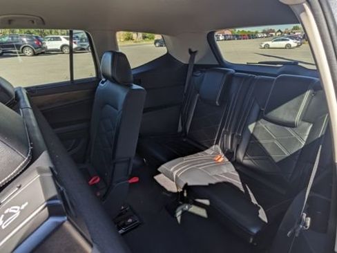 Used 2024 Volkswagen Atlas SE image 30