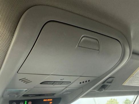 Used 2019 Chevrolet Equinox Premier FWD image 41